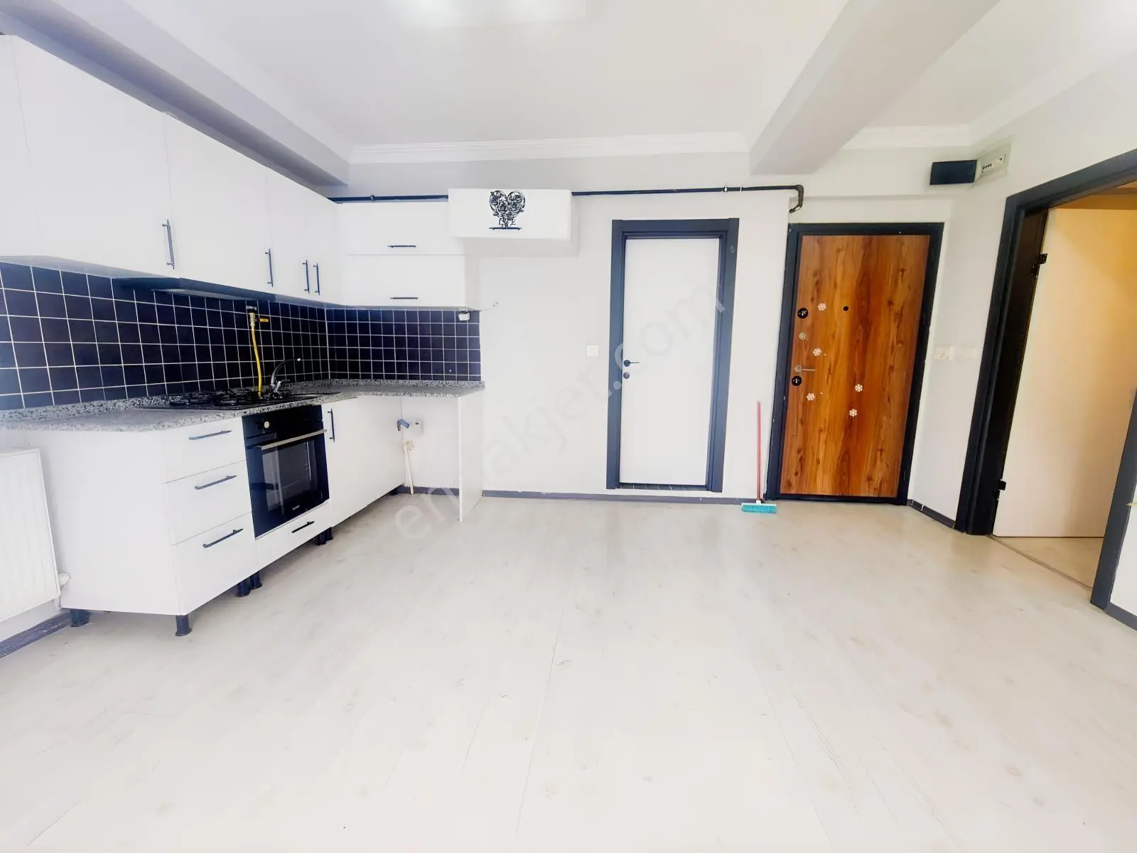 Valley Realtyden Zafer Mah. Havuzlu 1+1 Güney Cephe,iskanlı - Görsel 3