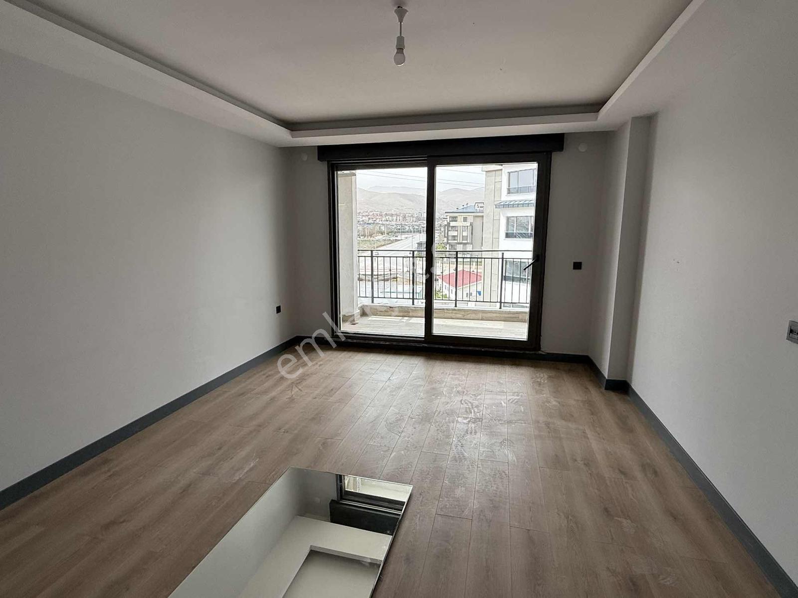Net Emlaktan Tual Mabeyin Konaklarında 5+1 Sıfır Ara Kat Daire - Görsel 14