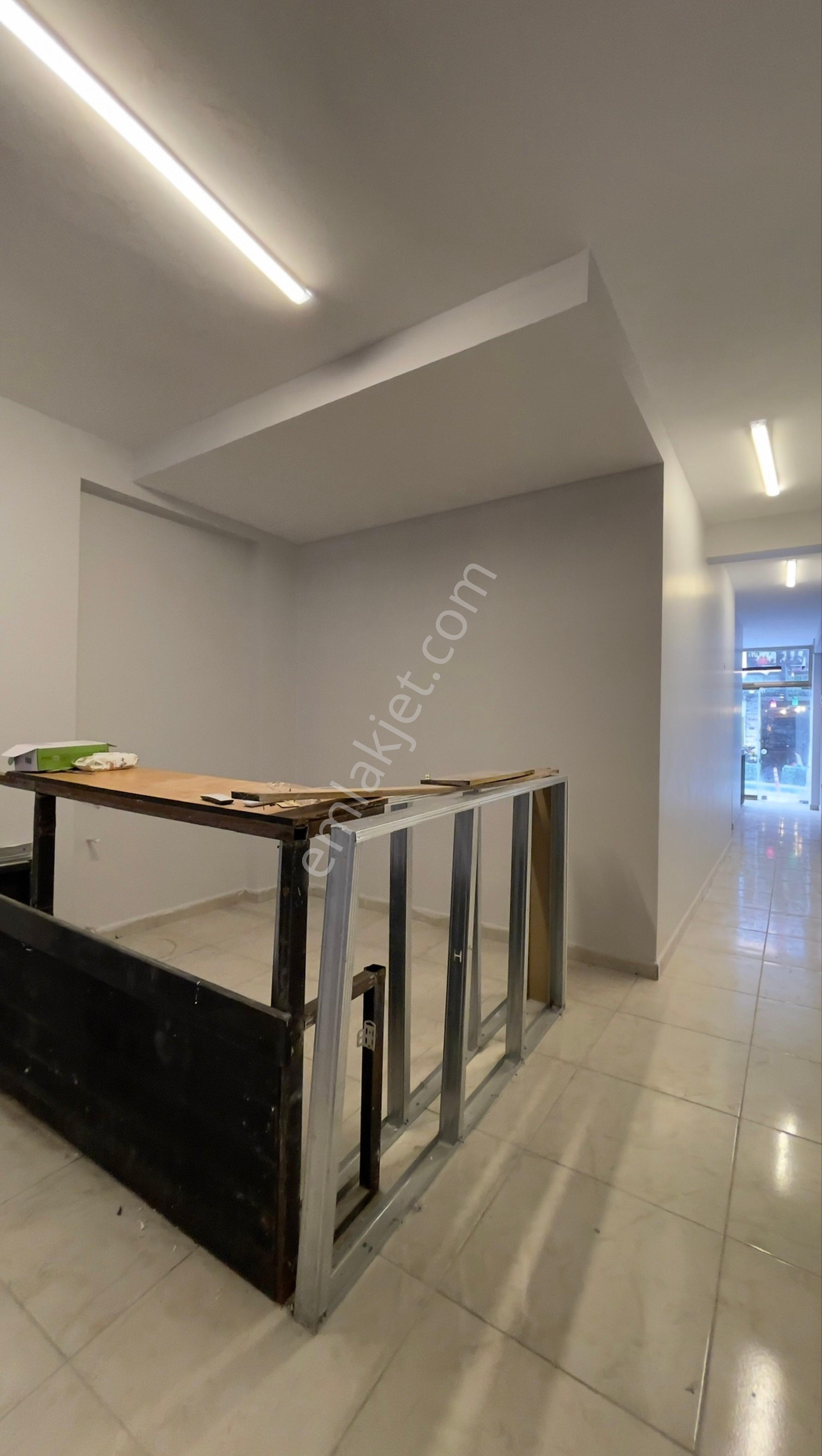 Ebuziya Caddesine Yakın Düz Giriş Bakımlı Kiralık Boş Dükkan - Görsel 7
