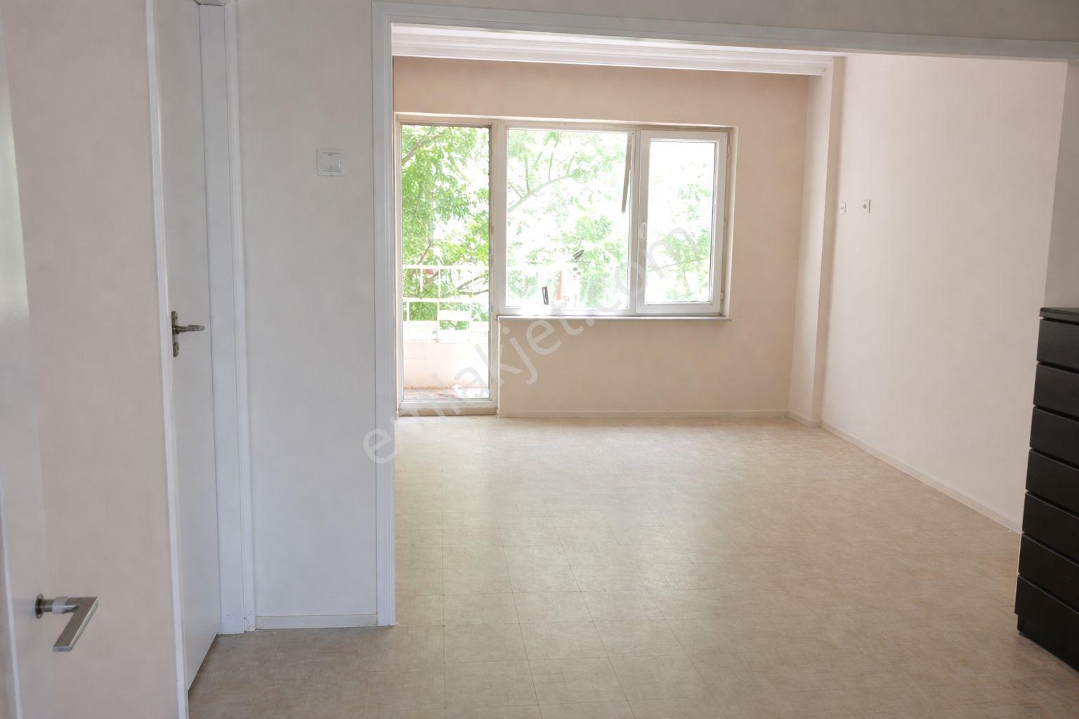 Balıkesir/bandırma Merkezi Lokasyonda Kiralık 2+1 Daire - Görsel 3