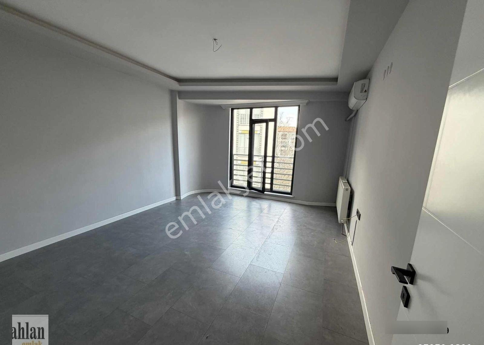 Şahlan Emlaktan Kiralık Çarşıda Arakat Daire - Görsel 9