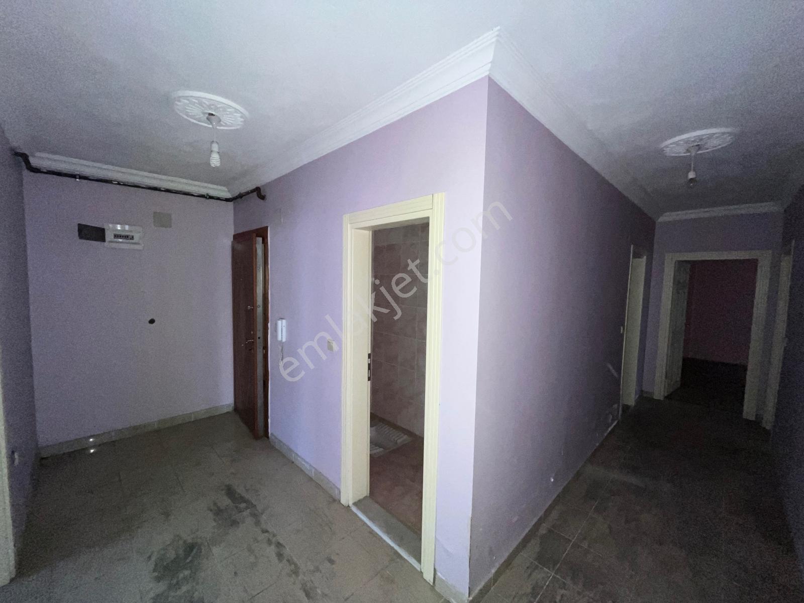 Of Merkezde Site İçerisinde Satılık Geniş 3+1 Daire - Görsel 3