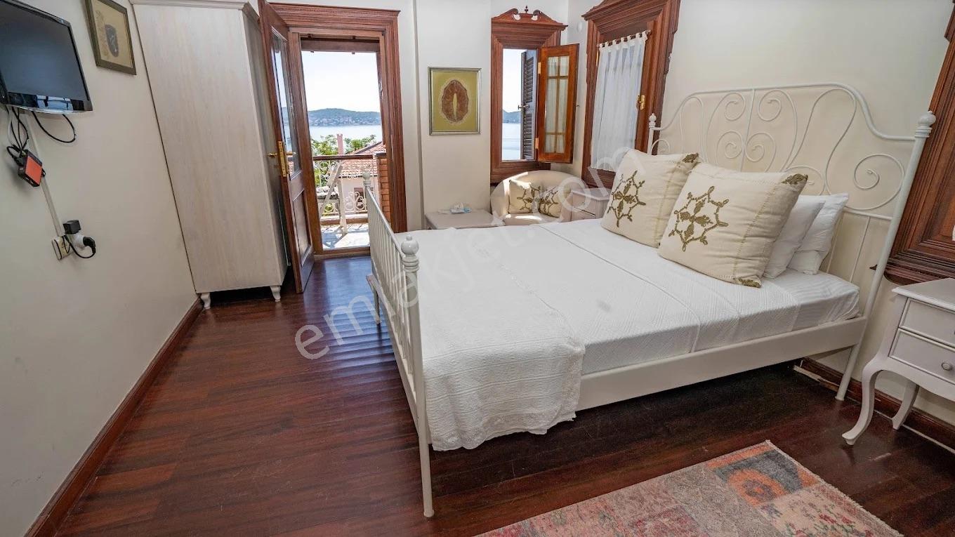 Umas Solutıon'dan Cunda'da | Denize 25m | 6+1 Tripleks Villa - Görsel 23
