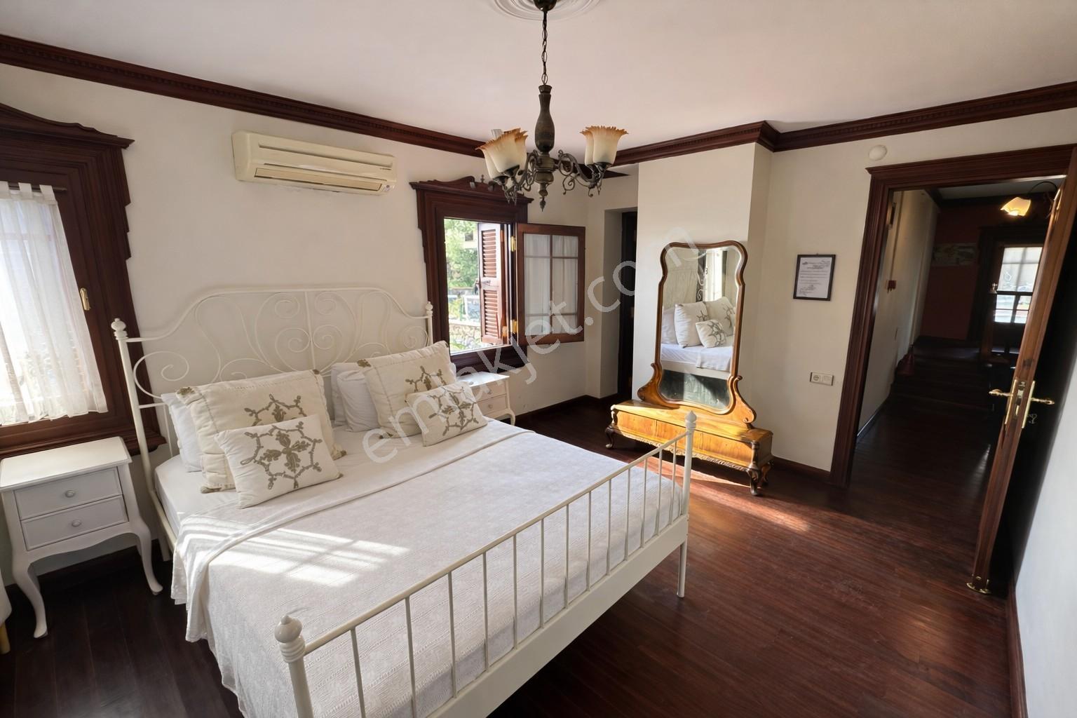 Umas Solutıon'dan Cunda'da | Denize 25m | 6+1 Tripleks Villa - Görsel 24
