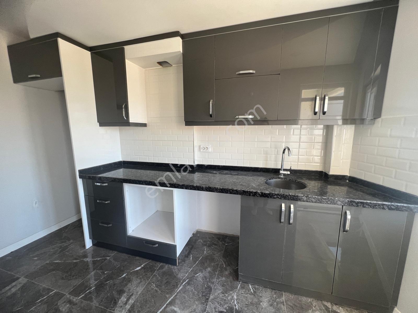 Erenköyde Kiralık 2+1 Asansörlü 3.kat Ayrı Mutfak Daire