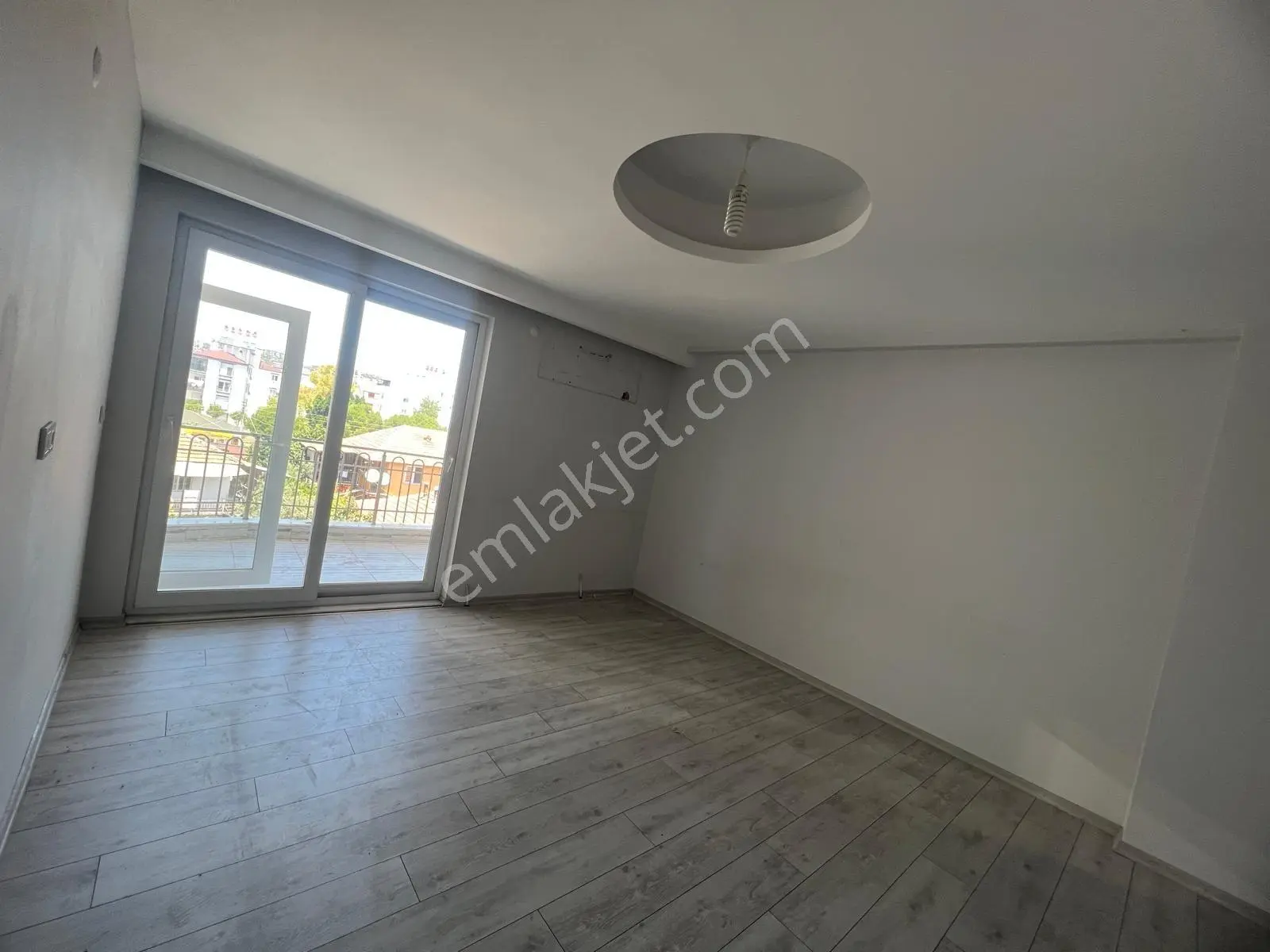 Erenköyde Kiralık 2+1 Asansörlü 3.kat Ayrı Mutfak Daire - Görsel 3