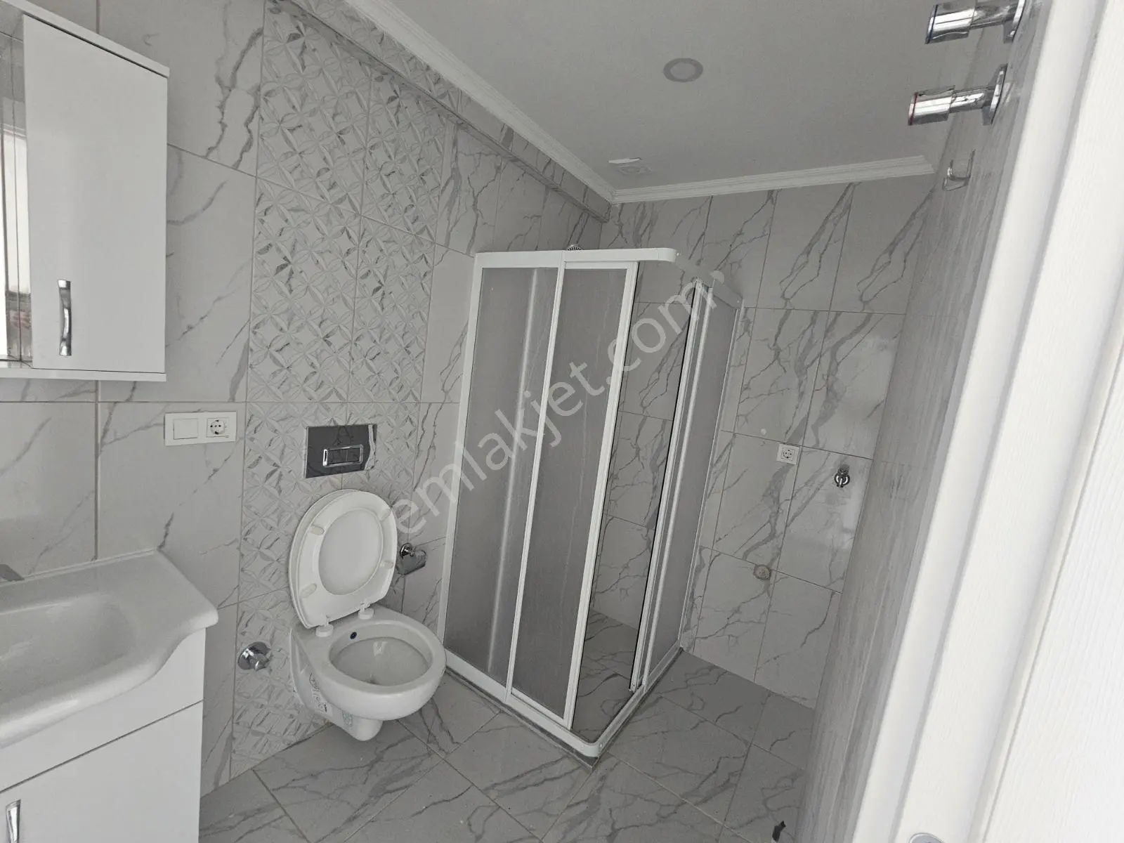 Seydikemer Gerişburnu Mah. 2+1 Ara Kat Kiralık Daire - Görsel 3