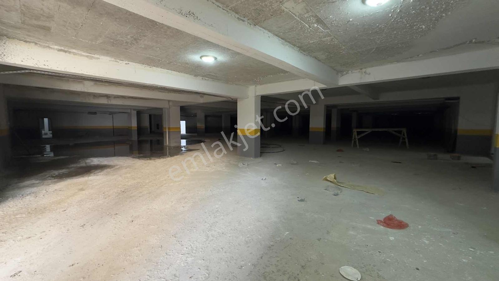 Cb Acar'dan Sırrın Ana Yolda Merit Park'ta Satılık Ön Cephe 1+1 - Görsel 11