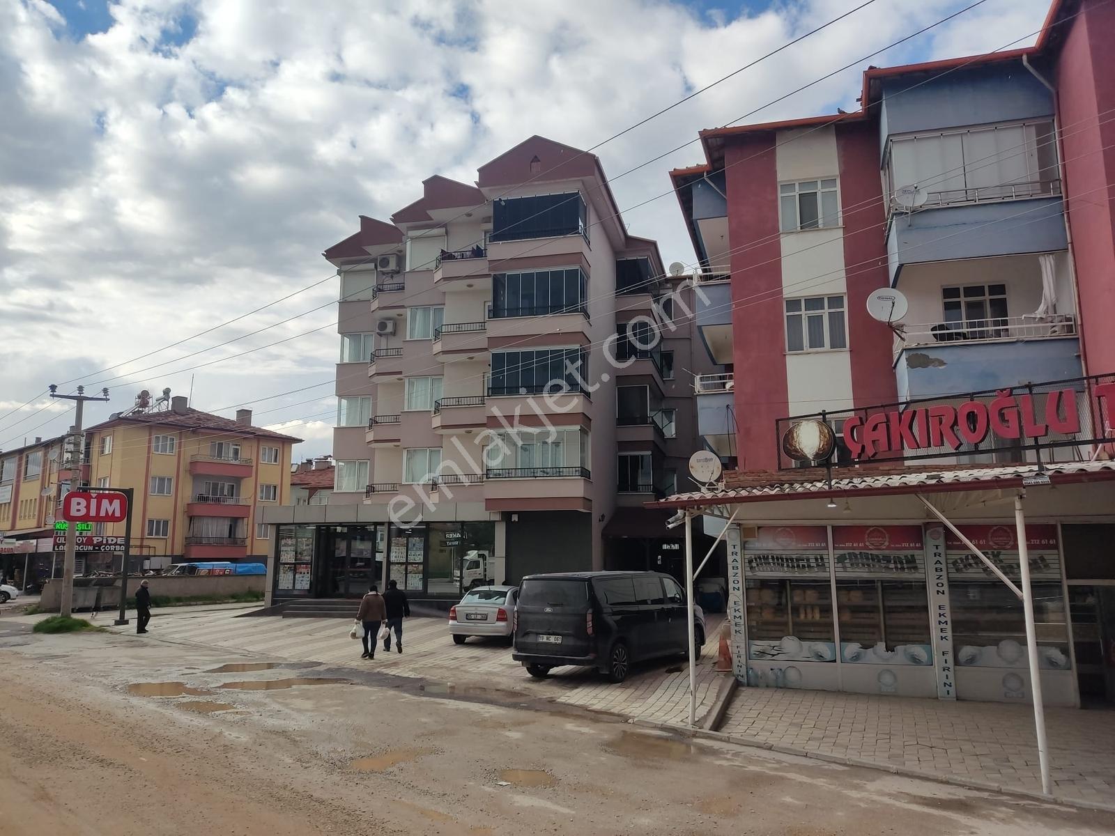İstanbul Yolu Kenarında 3+1 Geniş Ve Temiz Daire - Görsel 20