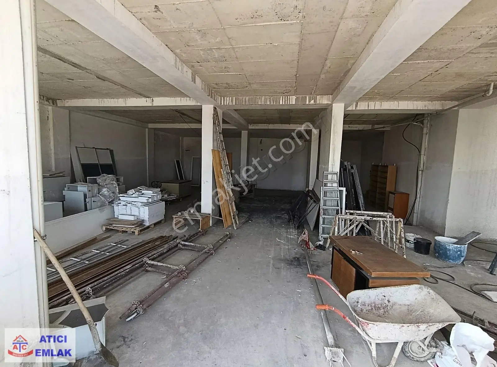 Saricam'da Satılık 317m² İş Yeri (217m² Giriş + 100m² Bodrum) - Görsel 5