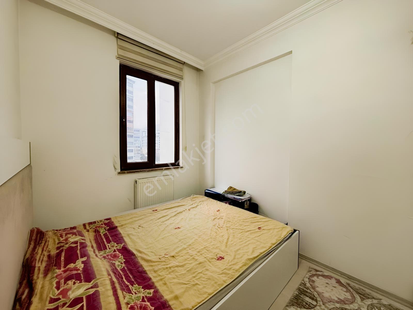 Remax Yeni'den Harika Konumlu Eşyalı Balkonlu Kiralık 1+1 Daire - Görsel 17