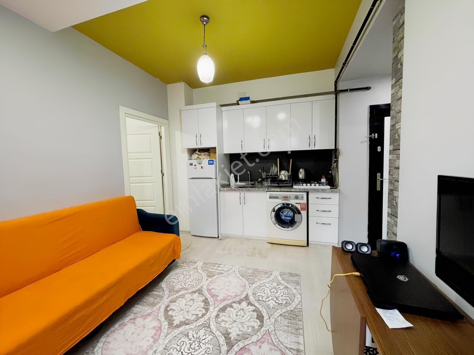 Remax Yeni'den Harika Konumlu Eşyalı Balkonlu Kiralık 1+1 Daire - Görsel 12