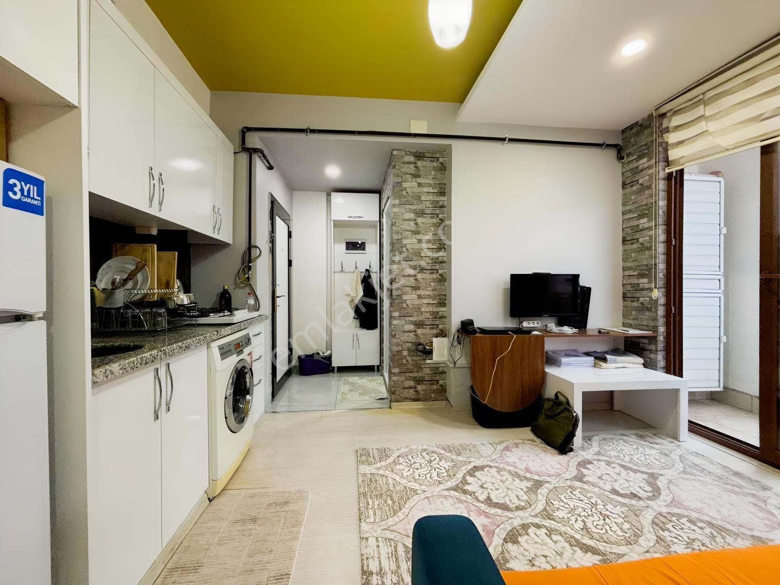 Remax Yeni'den Harika Konumlu Eşyalı Balkonlu Kiralık 1+1 Daire - Görsel 6