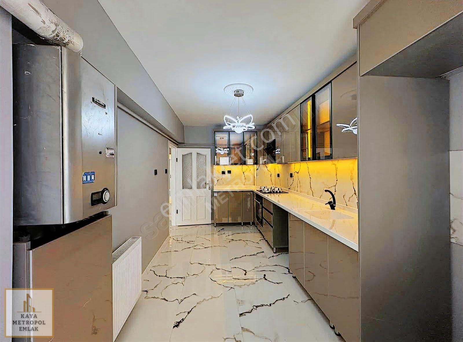 Etimesgut'ta Asansörlü Ara Kat Lüks Yapılı 120m2 3+1 Daire - Görsel 20