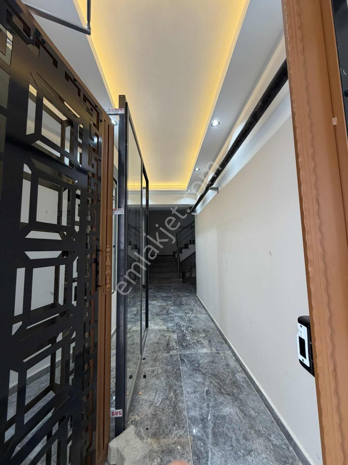 Menemende Satılık Daire 2+1 Kapalı Mutfak Ugurmumcu Mahallesinde - Görsel 2