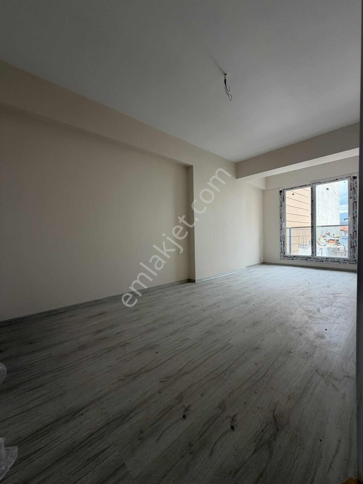 Menemende Satılık Daire 2+1 Kapalı Mutfak Ugurmumcu Mahallesinde - Görsel 18