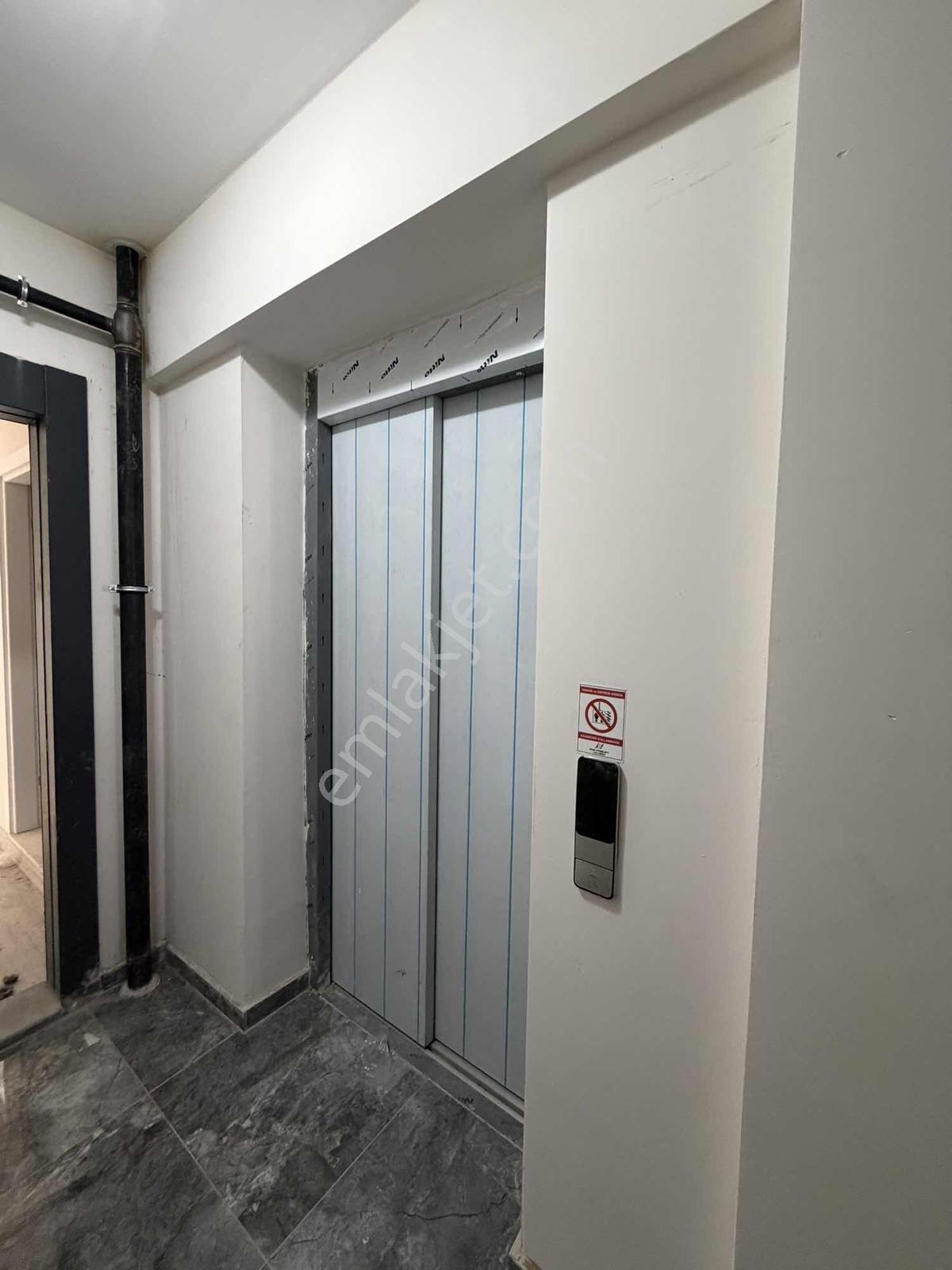 Menemende Satılık Daire 2+1 Kapalı Mutfak Ugurmumcu Mahallesinde - Görsel 3