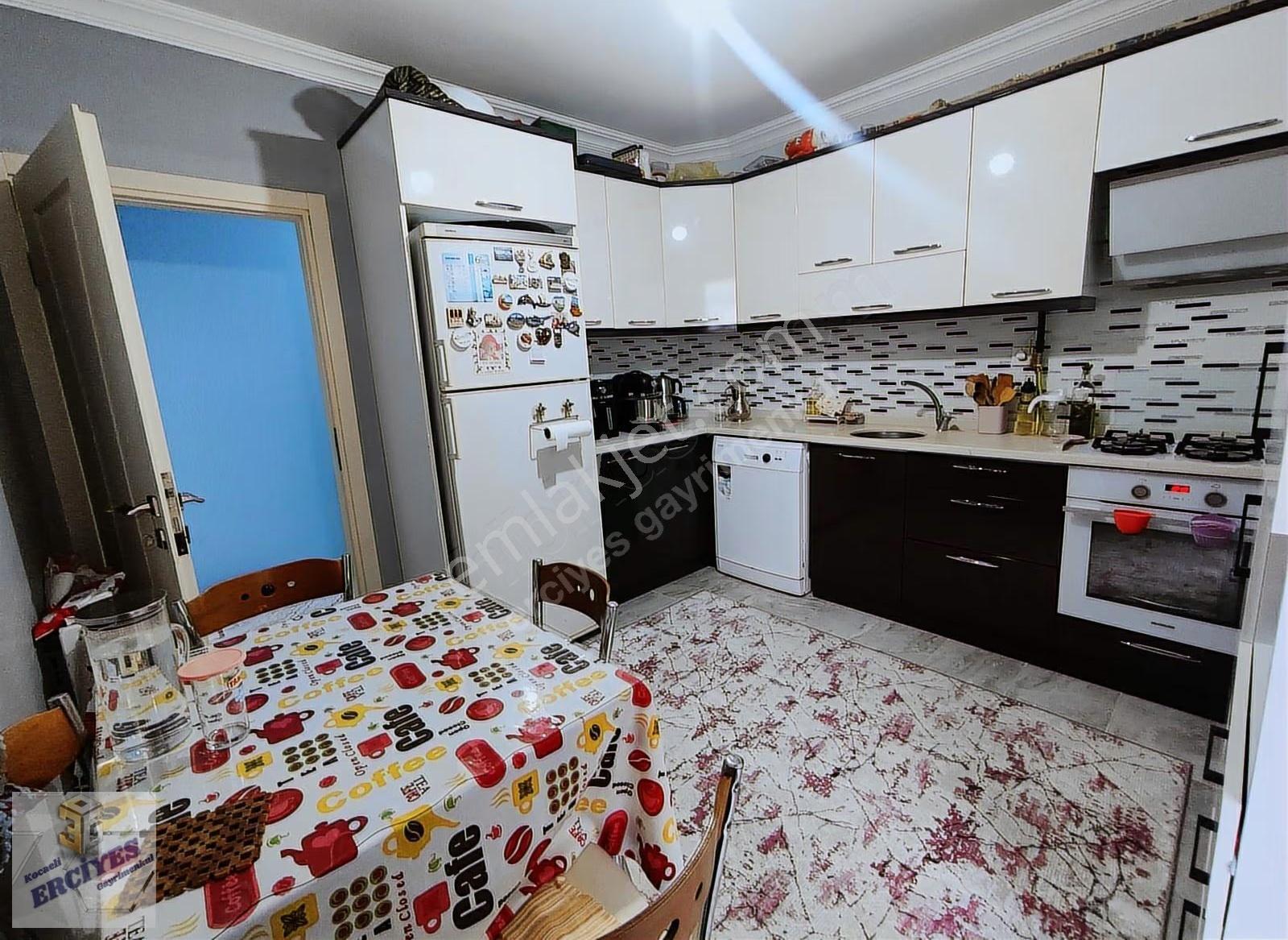 Başıiskele Merkezde Deniz Manzaralı, Önü Açık 4+1 Çatı Dubleksi - Görsel 14