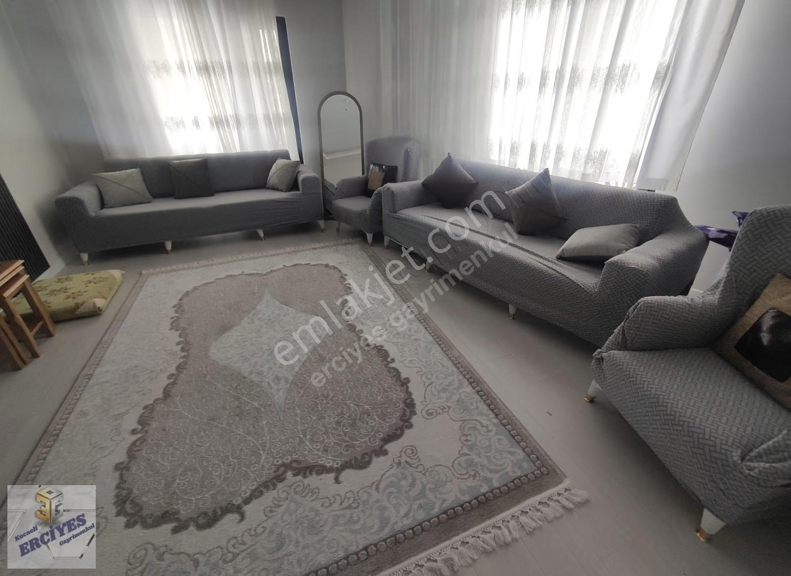 Başiskele Merkezde Eşyalı 2+1 Daire,halk Pazarı Yakınında - Görsel 13