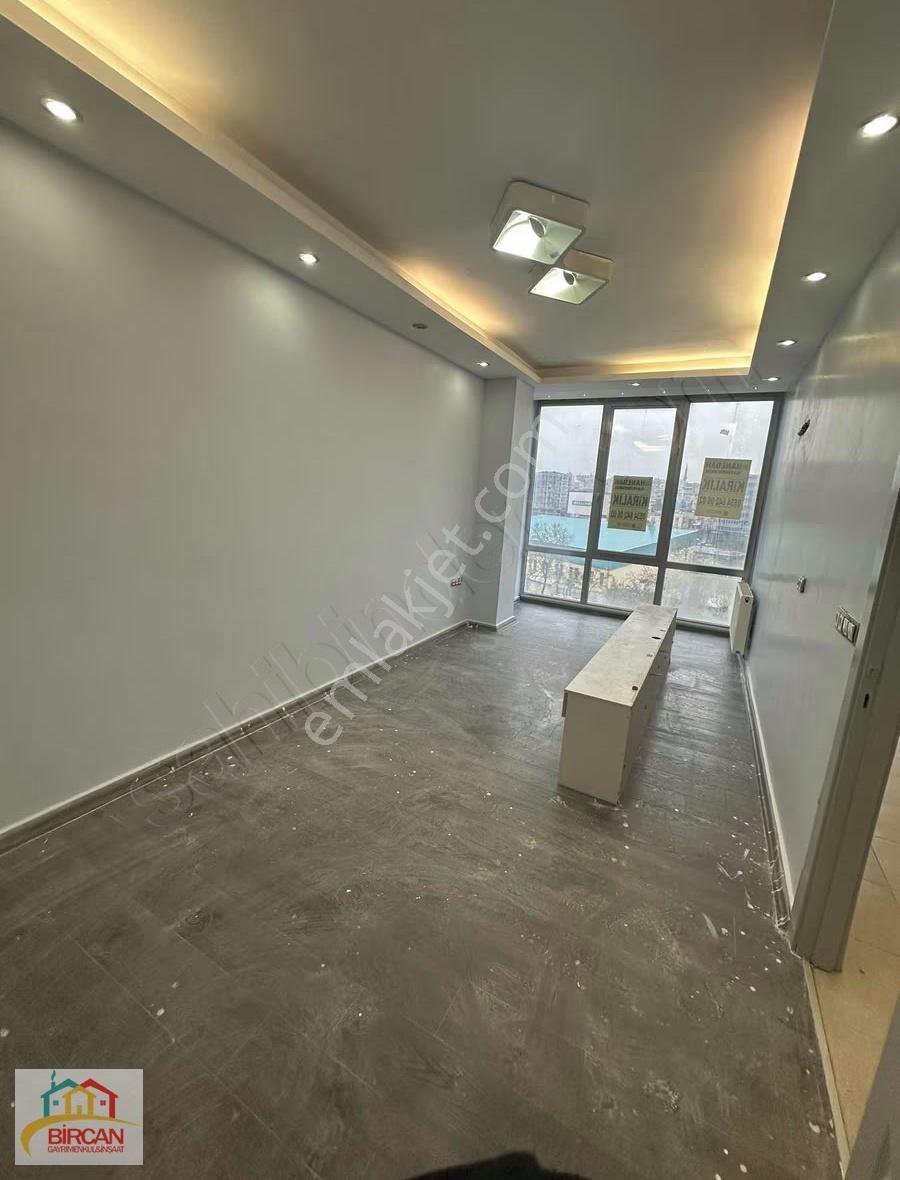 Güneydoğu İş Merkezi'nde Kiralık Ofis Dükkan - Görsel 8