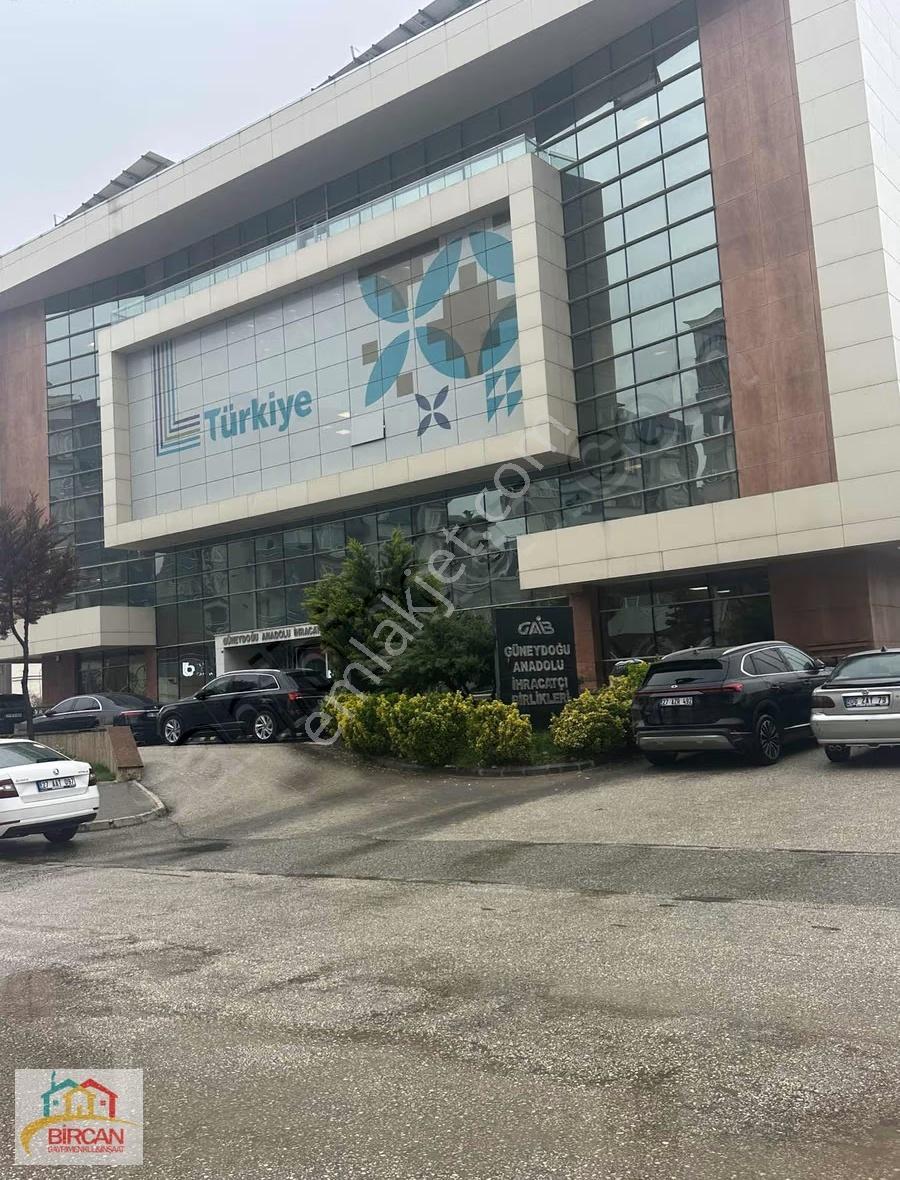 Güneydoğu İş Merkezi'nde Kiralık Ofis Dükkan - Görsel 18