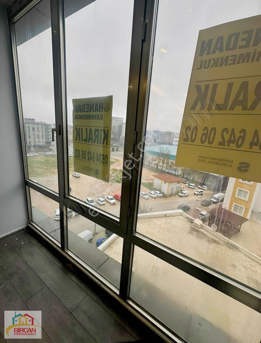Güneydoğu İş Merkezi'nde Kiralık Ofis Dükkan - Görsel 17