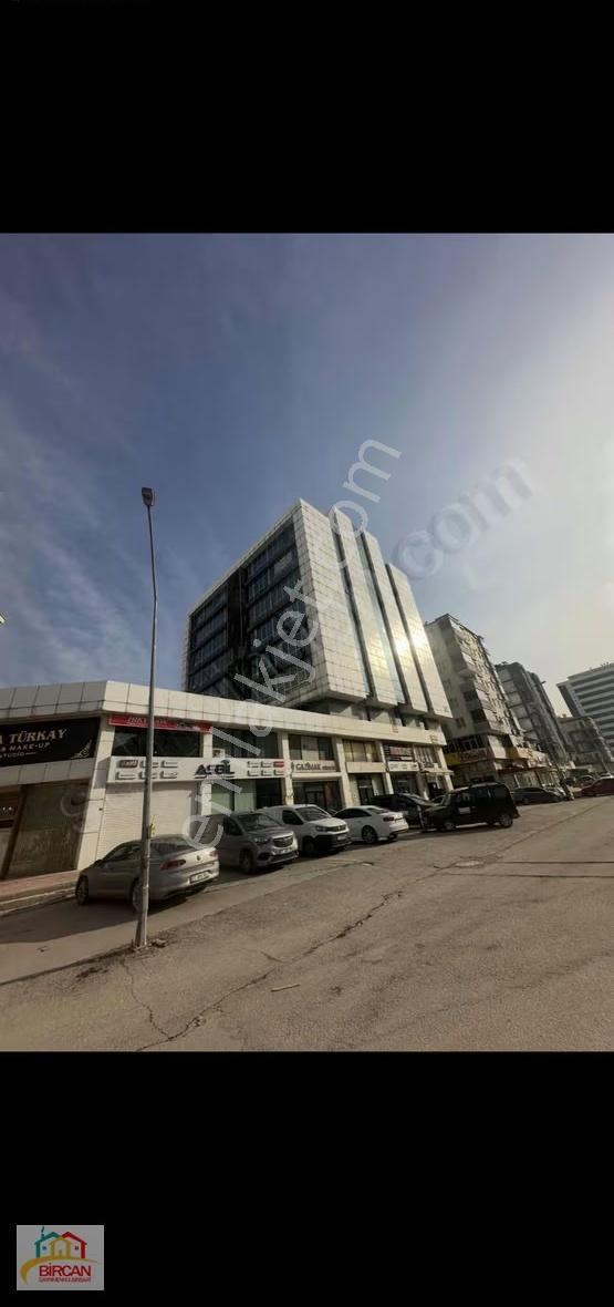 Güneydoğu İş Merkezi'nde Kiralık Ofis Dükkan - Görsel 14
