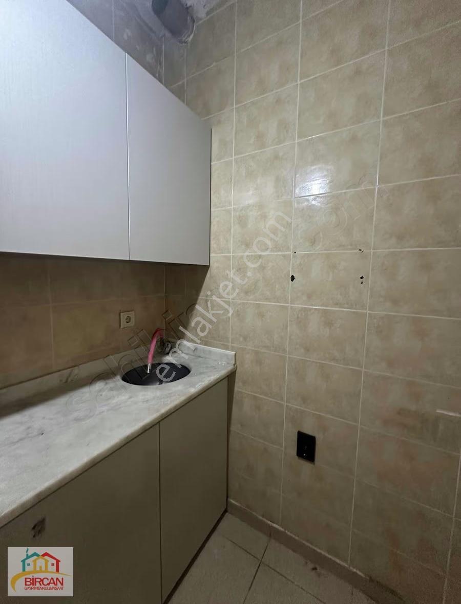 Güneydoğu İş Merkezi'nde Kiralık Ofis Dükkan - Görsel 2