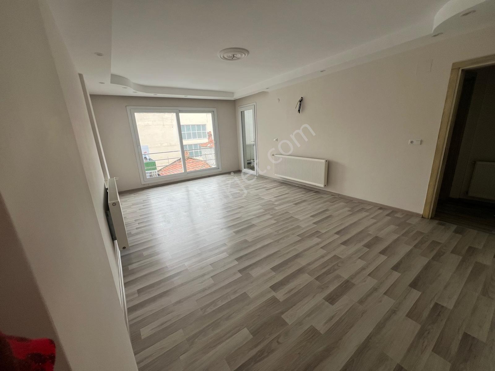 Nazillimizin En Gözde Mevkisinde Geniş Kiralık Daire - Görsel 3