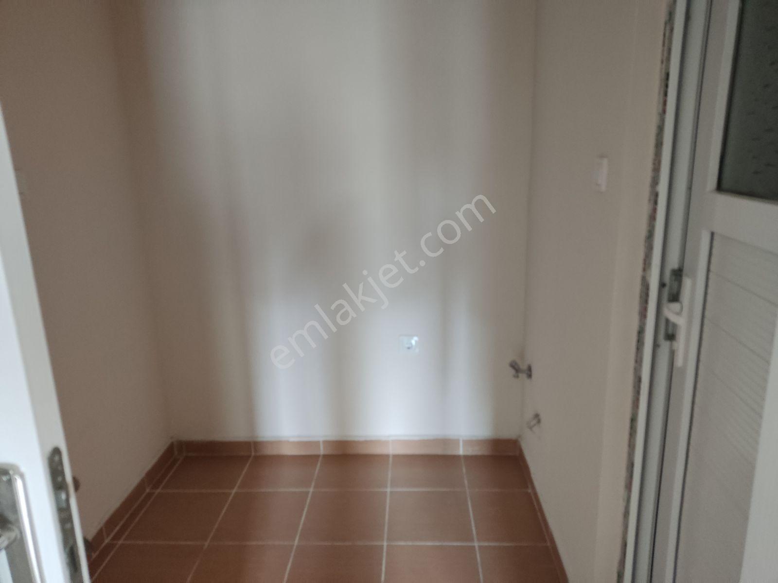 Yeni Mahalle'de Ana Cadde Üzerinde 3+1 Geniş Kiralık Daire - Görsel 23