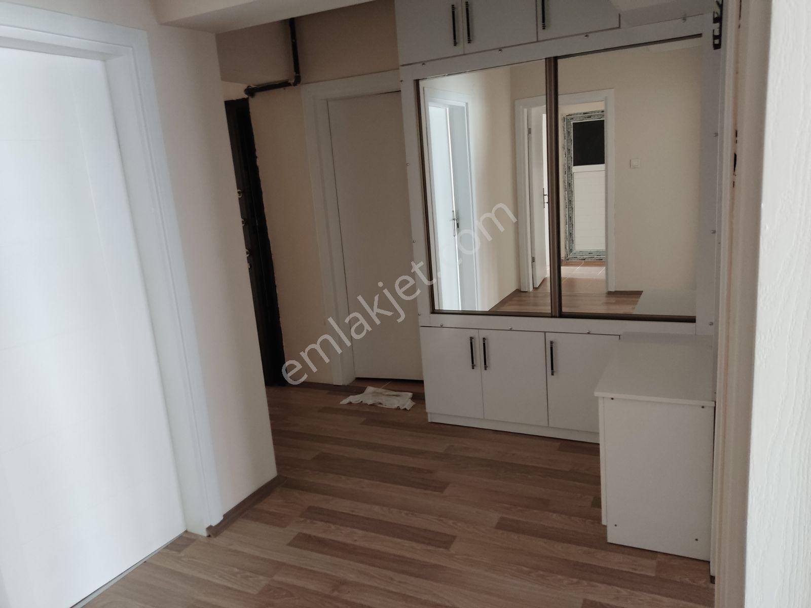 Yeni Mahalle'de Ana Cadde Üzerinde 3+1 Geniş Kiralık Daire - Görsel 10