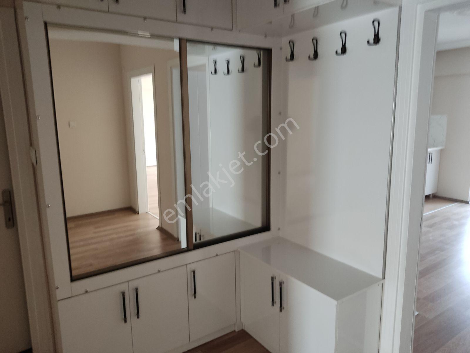 Yeni Mahalle'de Ana Cadde Üzerinde 3+1 Geniş Kiralık Daire - Görsel 9
