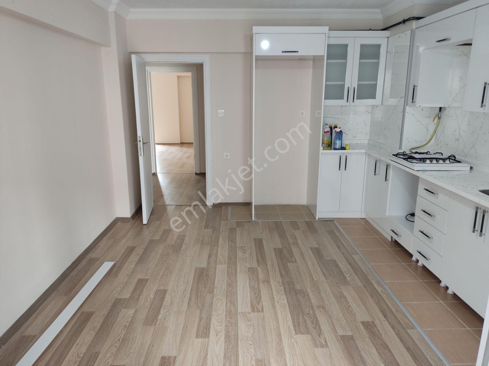 Yeni Mahalle'de Ana Cadde Üzerinde 3+1 Geniş Kiralık Daire - Görsel 29