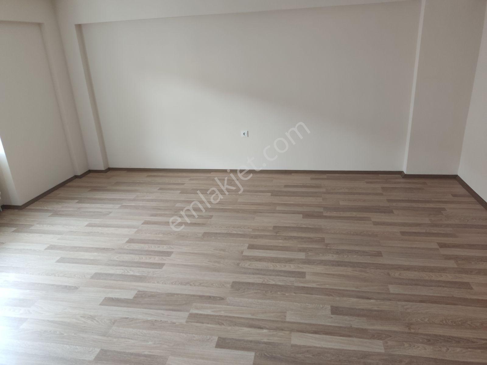 Yeni Mahalle'de Ana Cadde Üzerinde 3+1 Geniş Kiralık Daire - Görsel 24