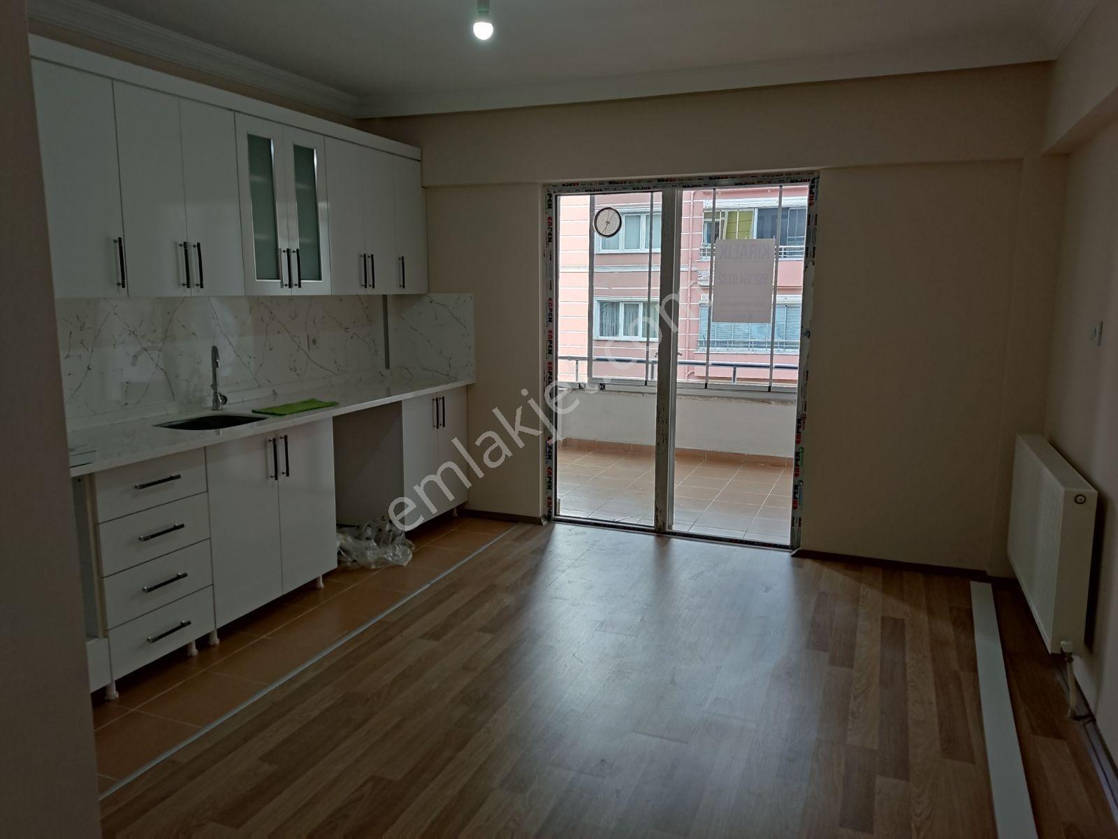Yeni Mahalle'de Ana Cadde Üzerinde 3+1 Geniş Kiralık Daire - Görsel 19