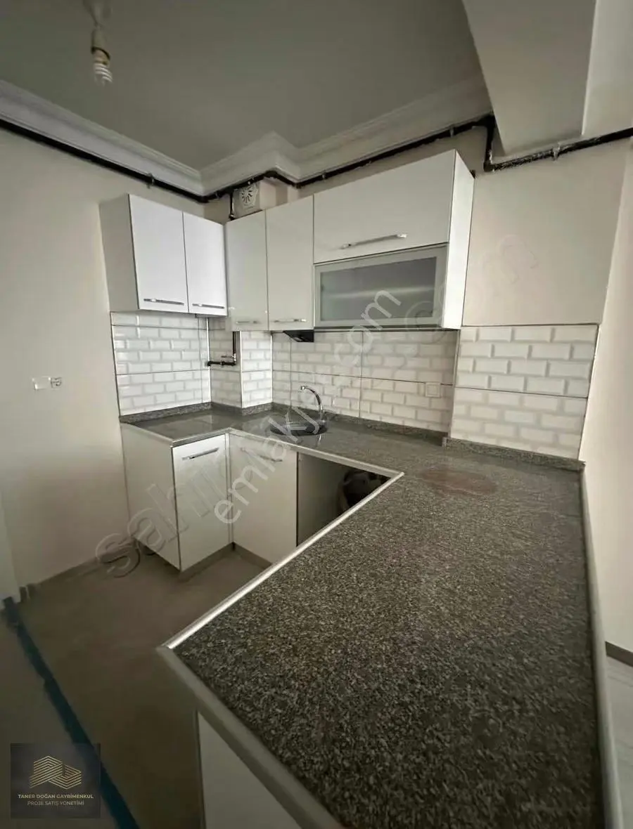 Çamlıca'da Kapalı Pazar Yakını Kiralık 1+1 Daire - Görsel 3