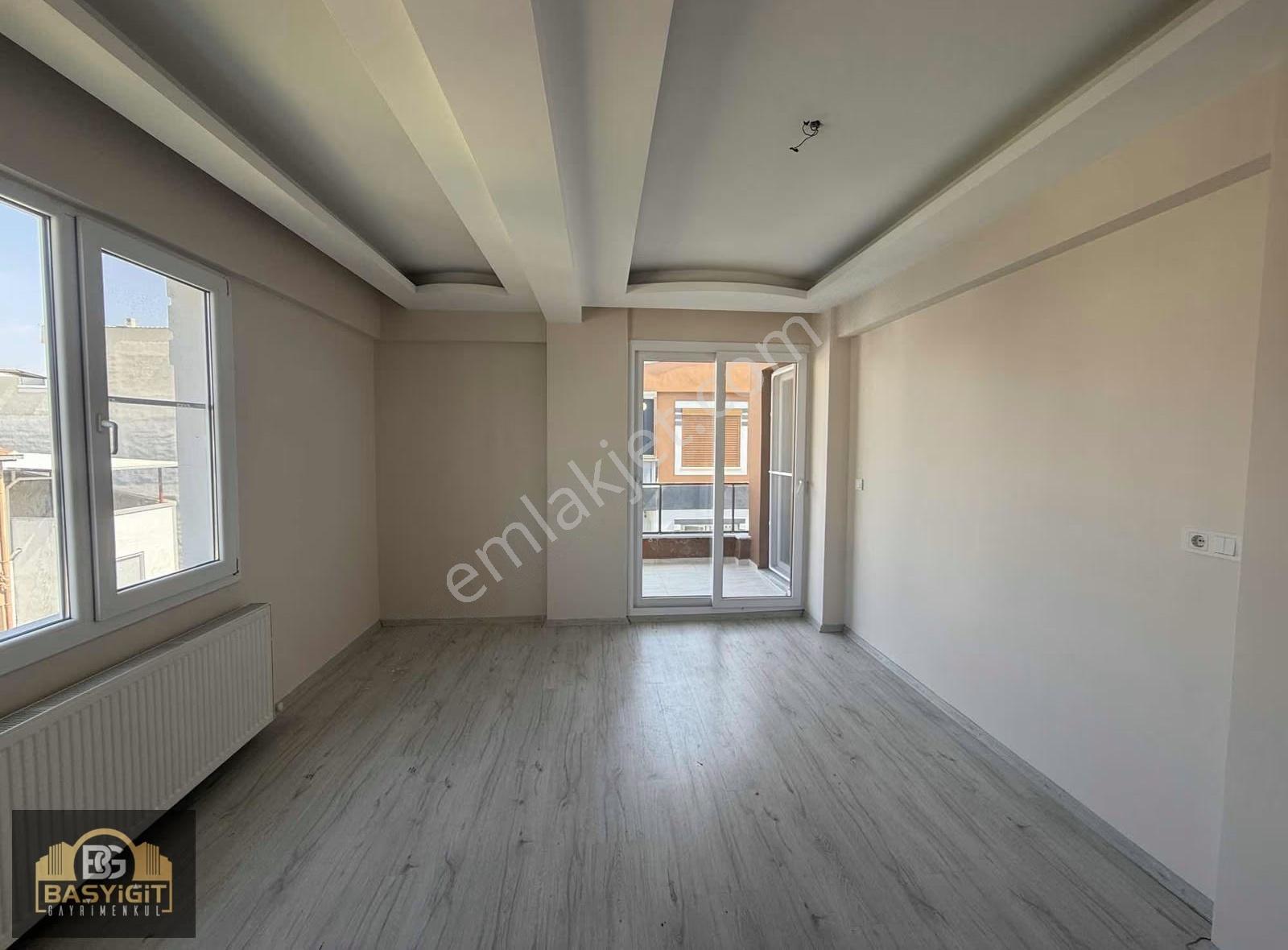 Hürriyet Mah.3.kat-2+1,95m2 Asansörlü,otoparklı Kiralık Daire - Görsel 7