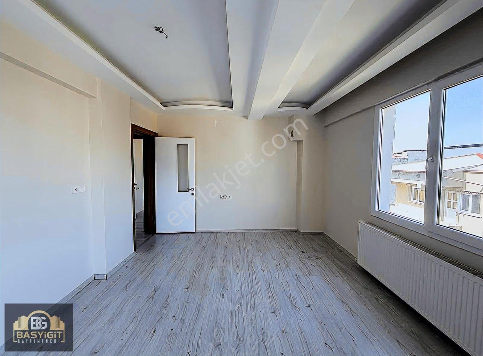 Hürriyet Mah.3.kat-2+1,95m2 Asansörlü,otoparklı Kiralık Daire - Görsel 17