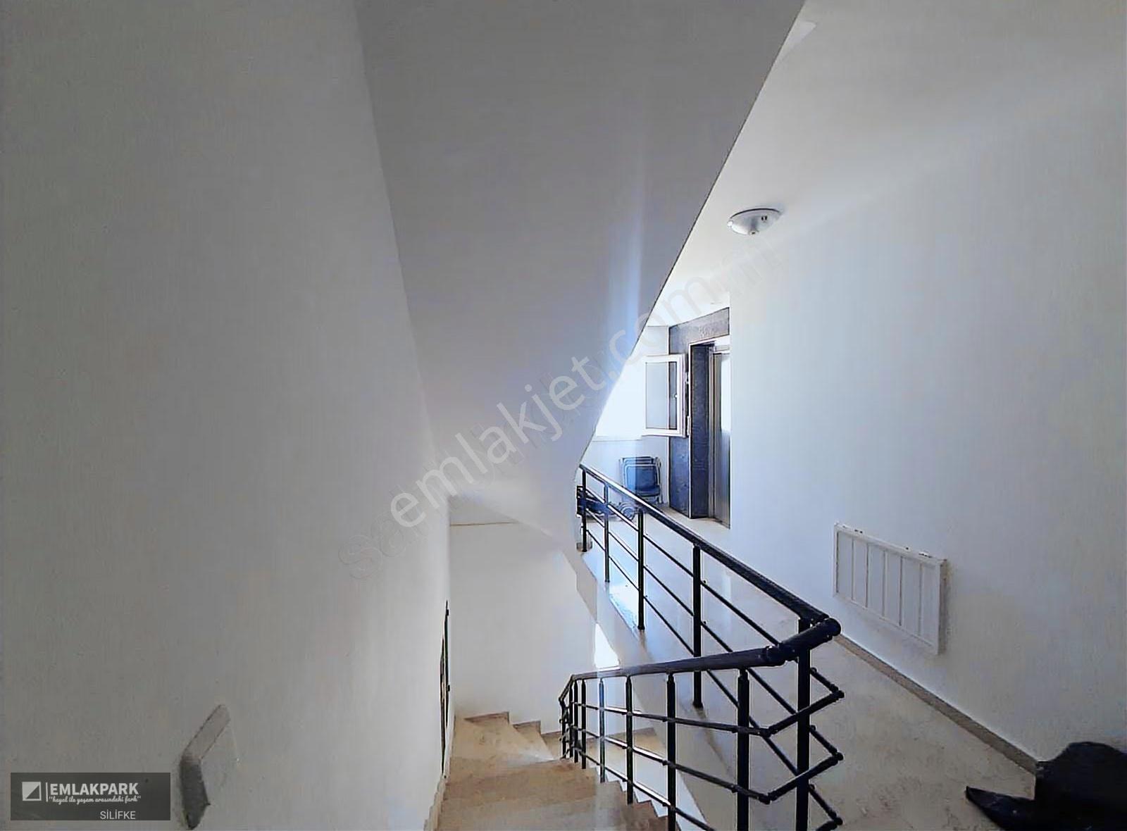 Emlakparkdan Silifke Sarıcalar Mahallesinde Satılık 2+1 Daire - Görsel 18
