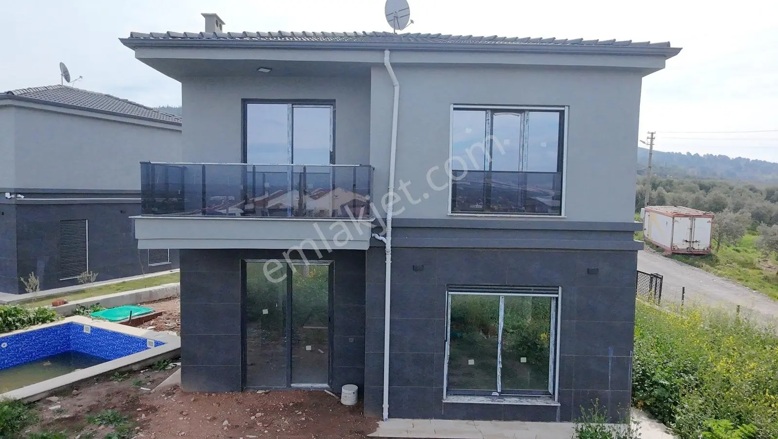 Kayalıoğlu Yamaç Villarında 508m2 Arsaya Sahip Havuzlu Lüksvilla