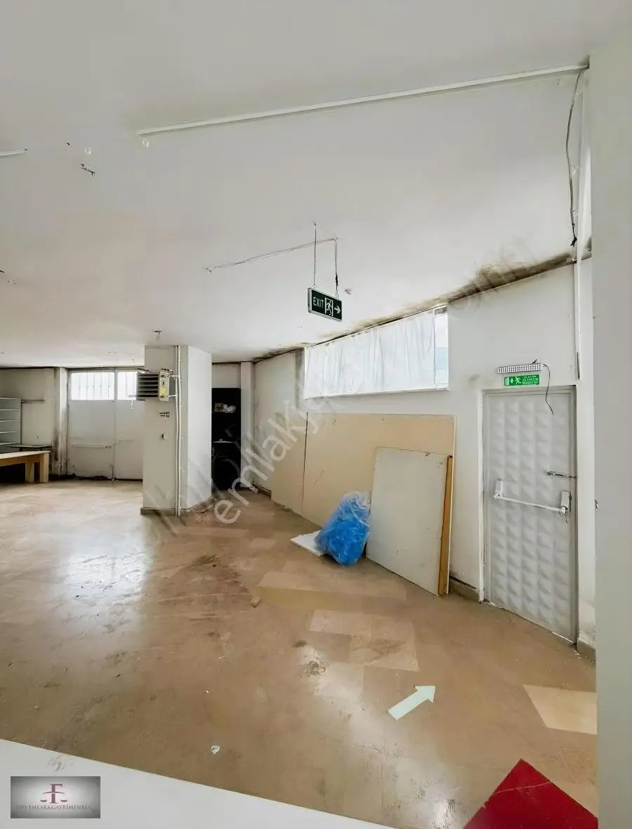 B.evler Yenibosna Çobançeşme Mah.çok Amaçlı 850 M2 İşyeri