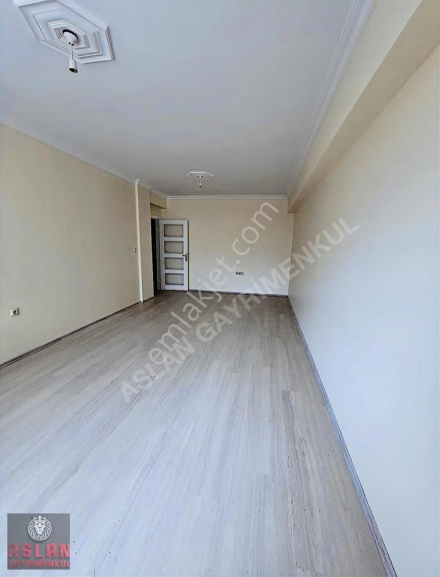 Aslan Emlak Gayrimenkulden Çamlıcada 3+1 Kiralık Daire - Görsel 3