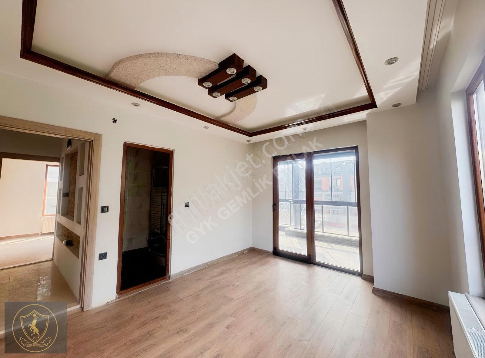 Gemlik Umurbeyde Bahçeli 5+1 Tripleks Müstakil Villa - Görsel 18