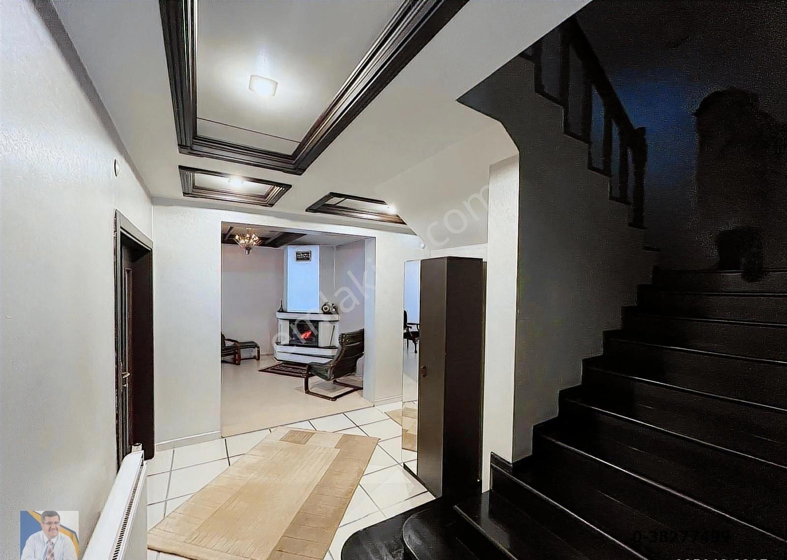 İki Nisan Caddesinde Satılık Site İçi Tripleks Villa - Görsel 16