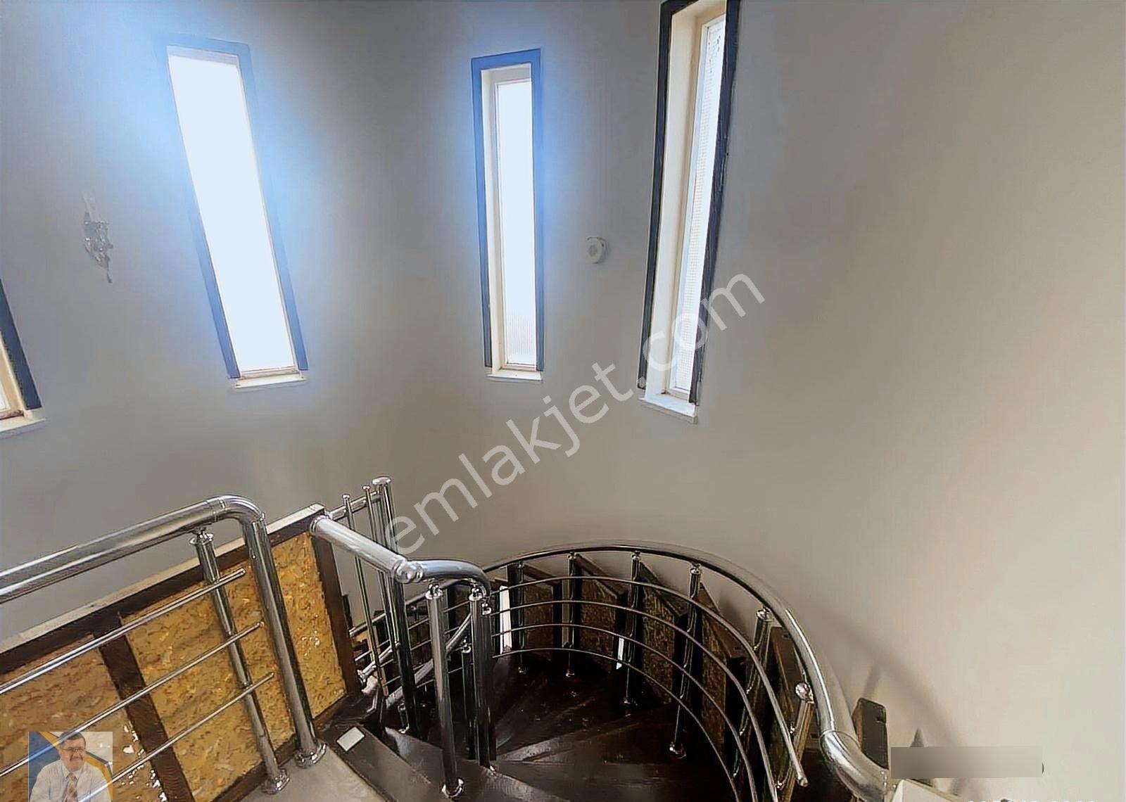 Edremit'te Satılık Deniz Manzaralı Geniş Dublex Villa - Görsel 27