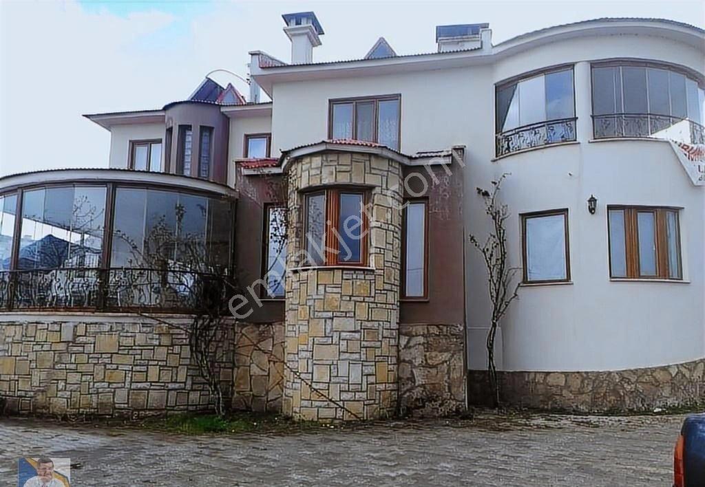 Edremit'te Satılık Deniz Manzaralı Geniş Dublex Villa - Görsel 15