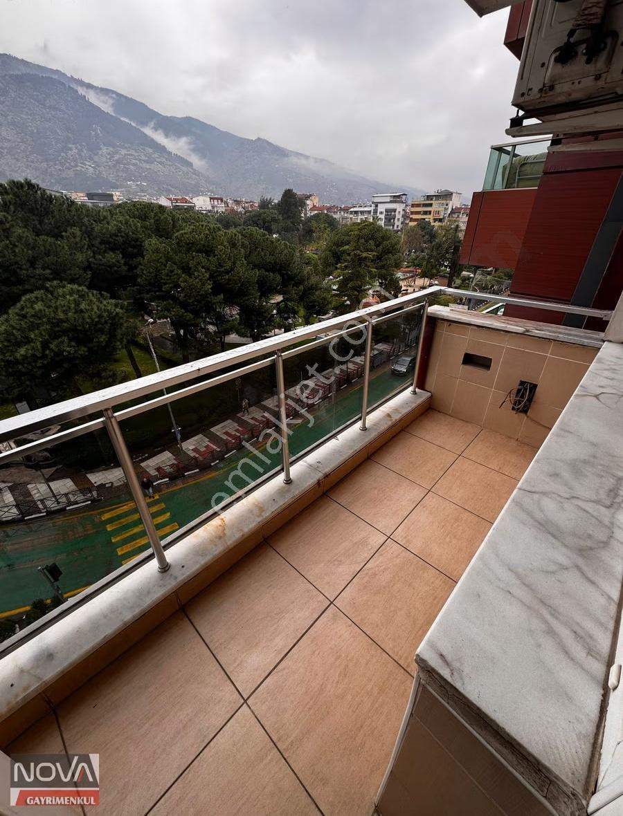 Manisa Ulupark Karşısı Köşe Asansörlü Önü Açık Kiralık Daire - Görsel 3