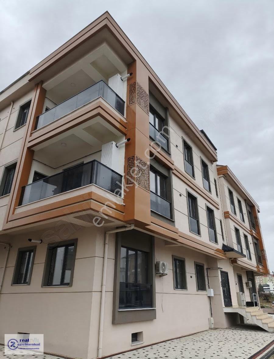 Zafer Mahallesi'nde Kamu Binalarına Çok Yakın 2+1 Kiralık Daire - Görsel 10