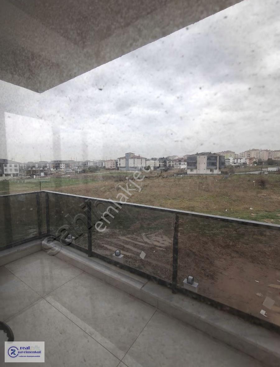 Zafer Mahallesi'nde Kamu Binalarına Çok Yakın 2+1 Kiralık Daire - Görsel 24