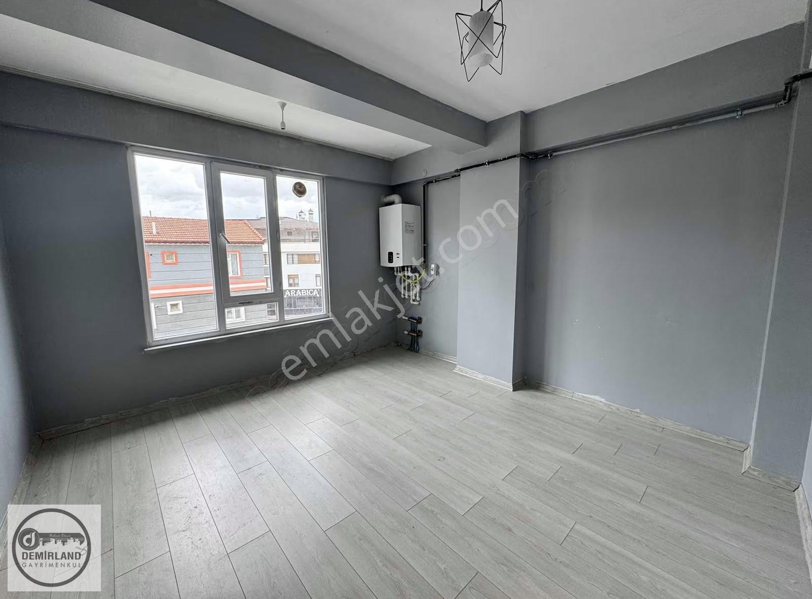 Demirland'dan Kiralık Kafeler Caddesi'nde 1+1 Ofis - Görsel 4